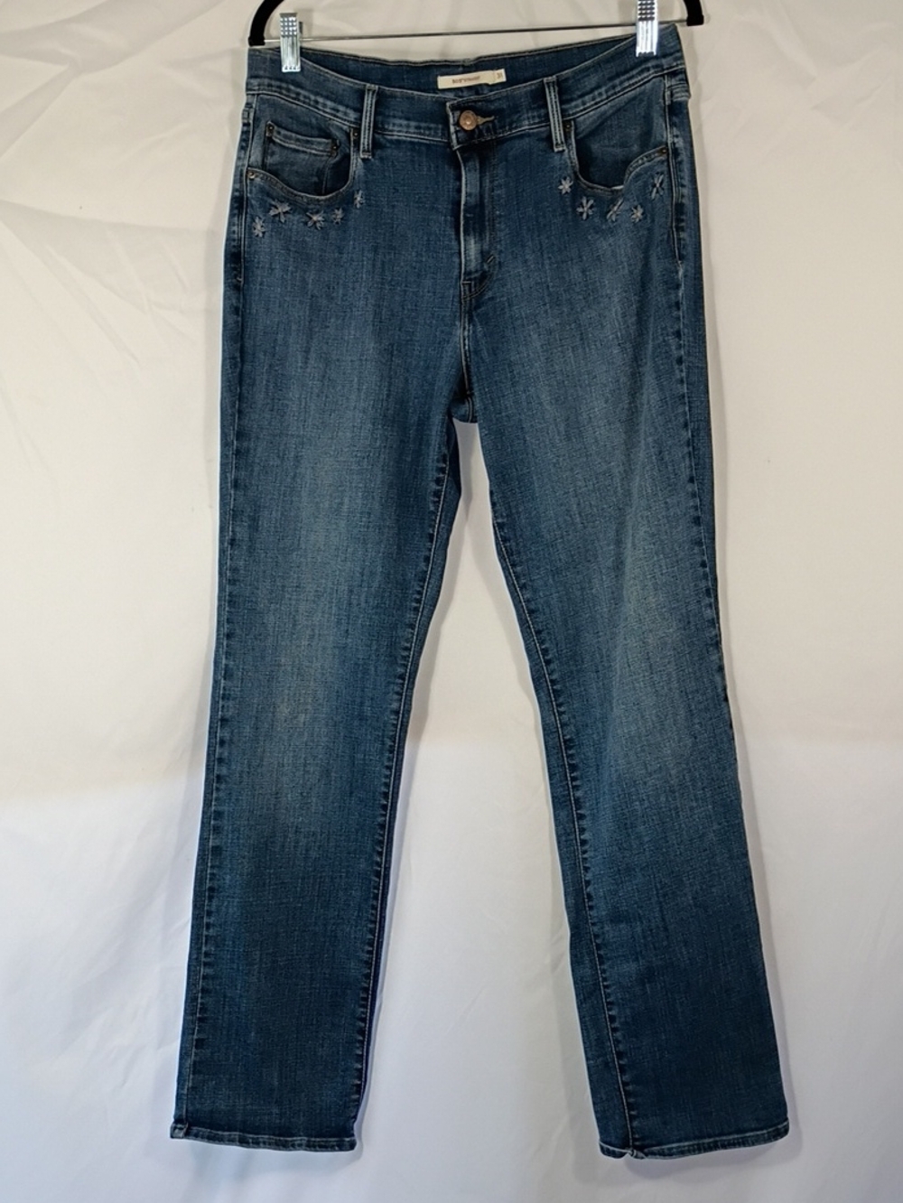 EUC Levi's 505 Dark Blue Straight Leg Jeans with Flower Embroidery Womens Sz 32